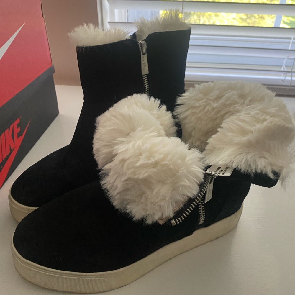 Black Jslides